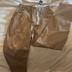 Abercrombie Curve Love Ultra high rise 90’s straight vegan leather pants. NWT